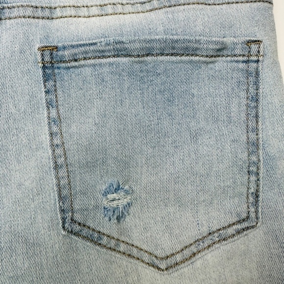 Abound Denim Distressed Shorts Size 28 - Picture 4 of 6